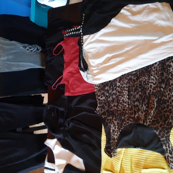 Lot of Women's size Medium clothing (16 items) - Picture 2 of 2